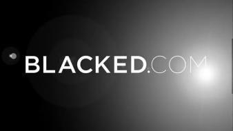 Девушка порвала себе пизду чёрным членом в кастинге Blacked